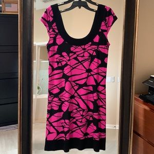Like New Karen Kane Midi Black & Pink Dress